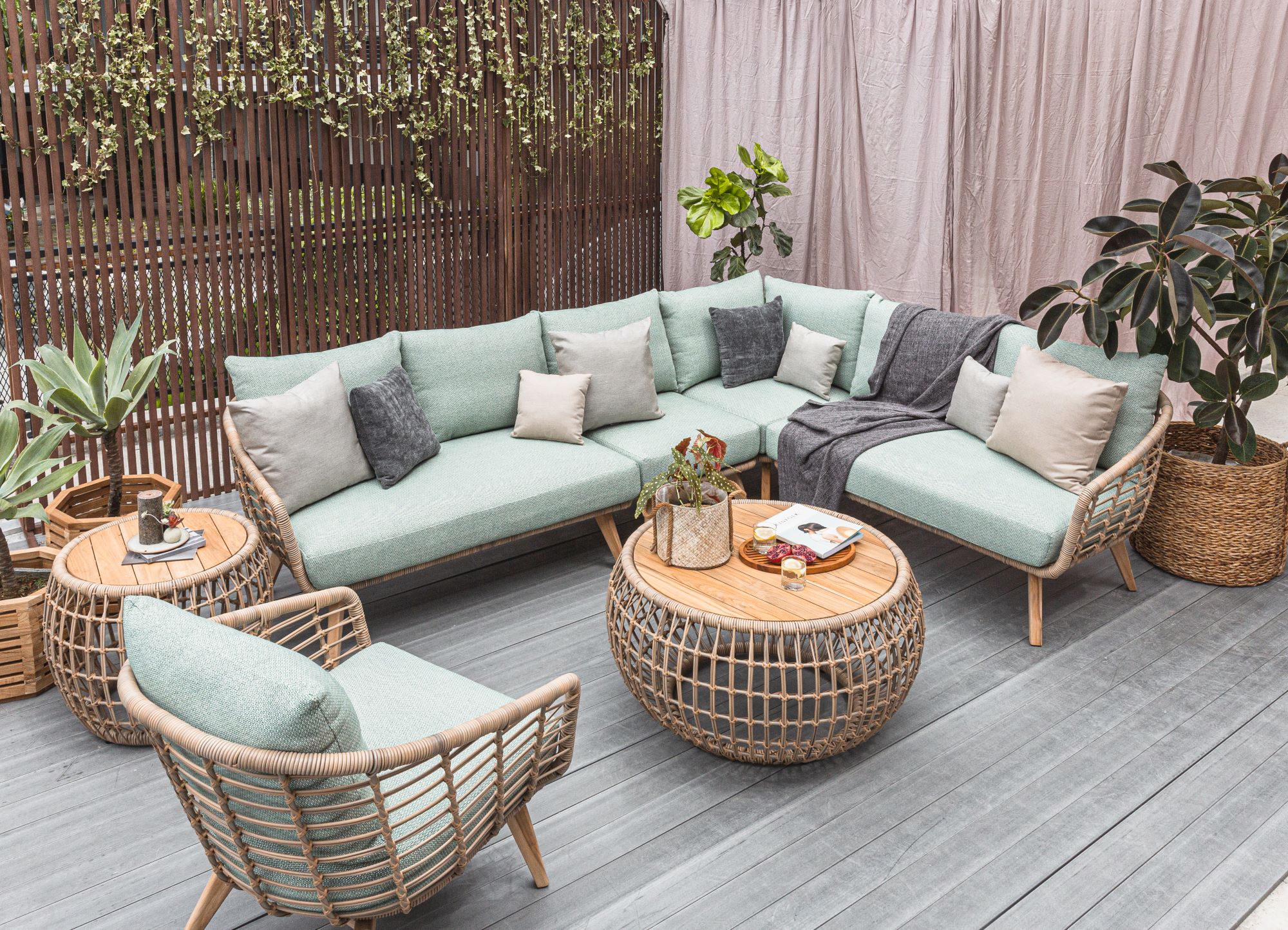 Performance fabrics and materials for Dubai