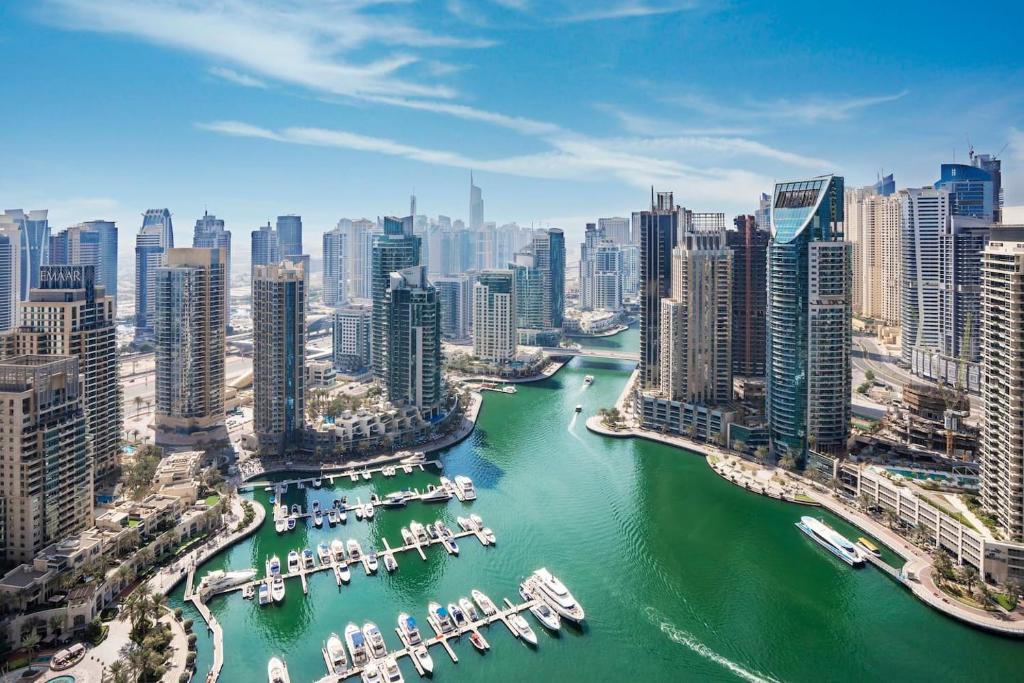 Dubai Marina rental market seasonal patterns